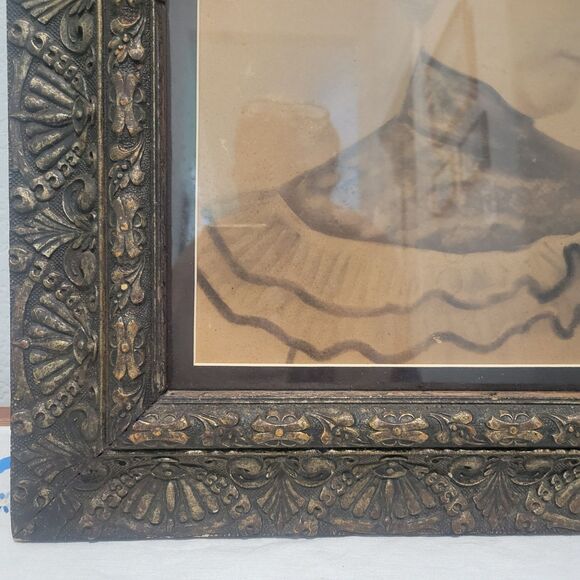 Vintage or Antique Portrait of a women muted pallet in ornate frame & Matted - Picture 6 of 16